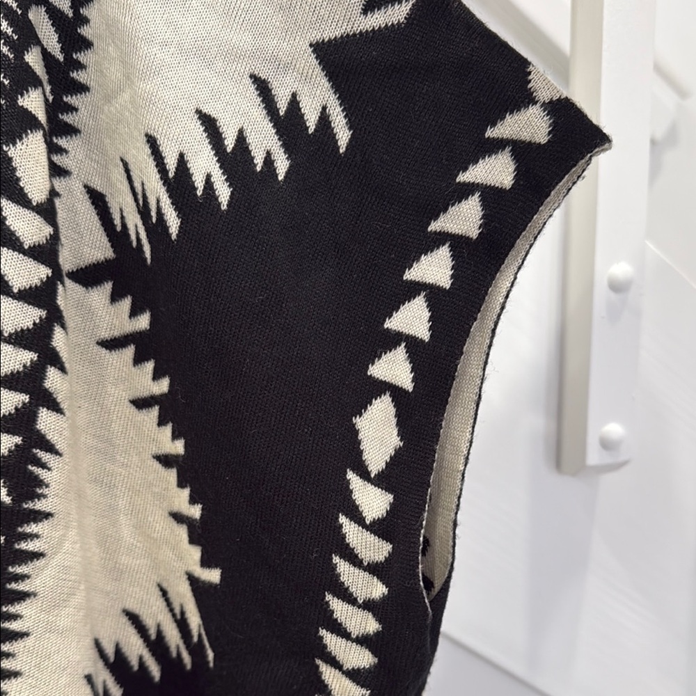 Vintage Havana Printed Aztec Hooded Poncho Pullover Sweater - Picture 2 of 7